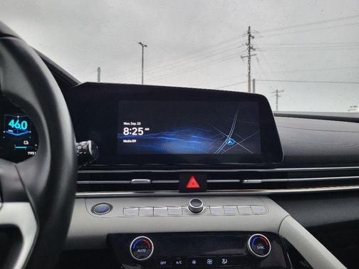 2023 Hyundai ELANTRA HEV Limited