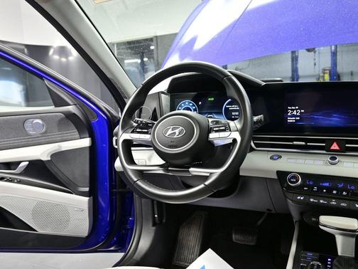 2023 Hyundai ELANTRA HEV Limited