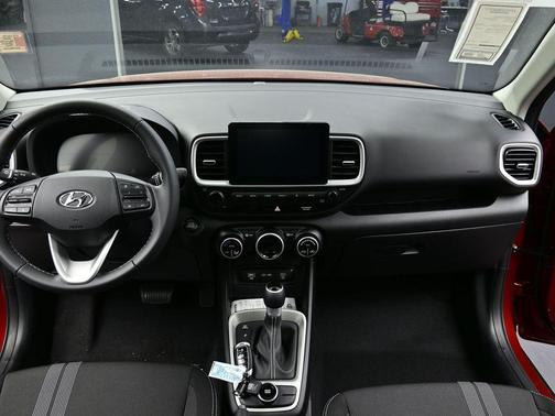 2025 Hyundai VENUE SEL
