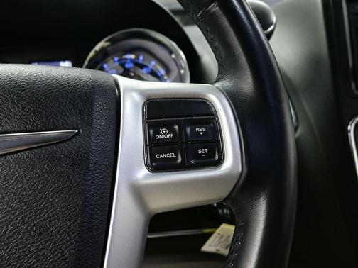 2016 Chrysler Town & Country Touring