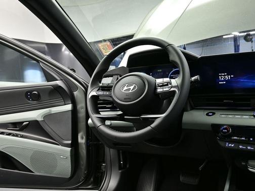 2025 Hyundai ELANTRA HEV Limited