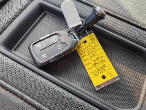 2019 GMC Sierra 1500 AT4