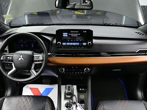 2023 Mitsubishi Outlander PHEV 40th Anniversary