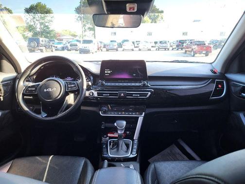 2023 Kia Seltos EX