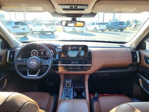 2023 Nissan Pathfinder Platinum