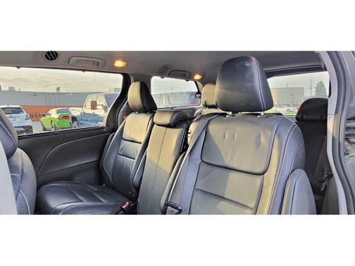 2015 Toyota Sienna SE