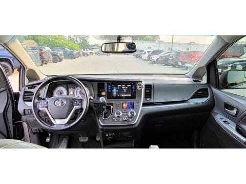 2015 Toyota Sienna SE