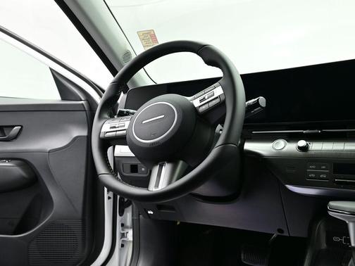 2026 Hyundai KONA SEL