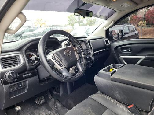 2019 Nissan Titan SV