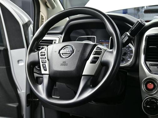 2019 Nissan Titan SV