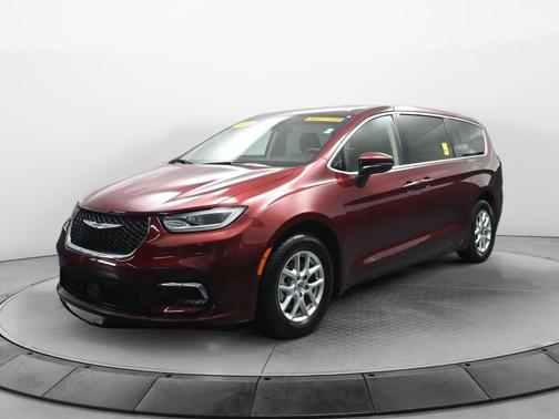 2023 Chrysler Pacifica Touring-L
