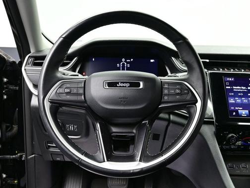 2022 Jeep Grand Cherokee L Laredo