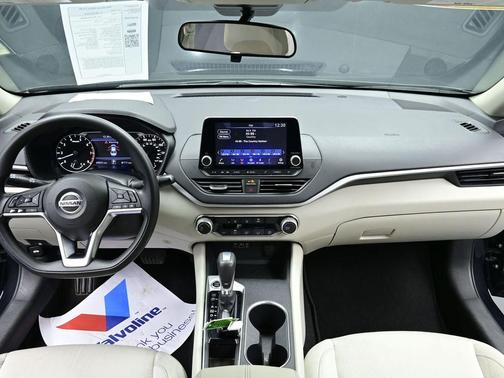 2022 Nissan Altima 2.5 SV