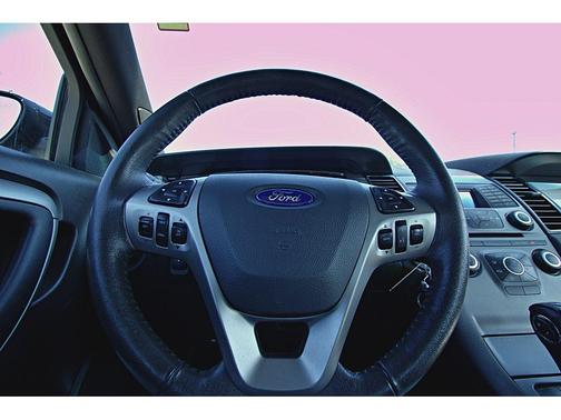 2017 Ford Taurus SEL