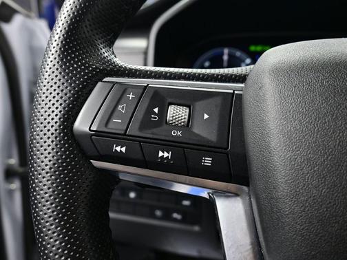 2024 Mitsubishi Outlander PHEV SE