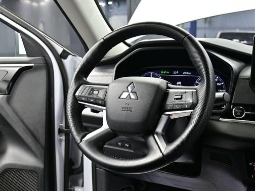 2024 Mitsubishi Outlander PHEV SE