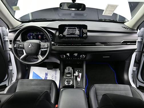 2024 Mitsubishi Outlander PHEV SE