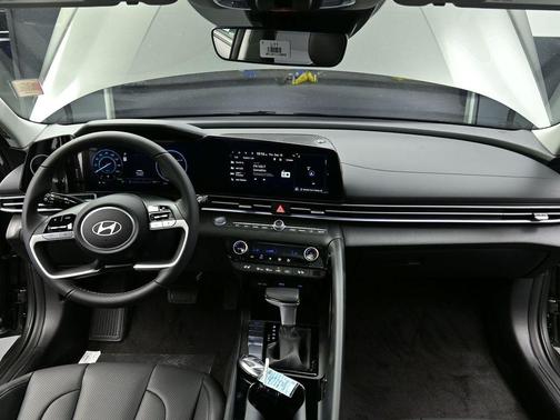 2025 Hyundai ELANTRA HEV Limited