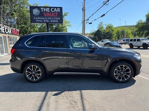 Space Gray Metallic 2014 BMW X5 xDrive35i