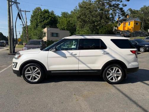 Oxford White 2016 Ford Explorer XLT