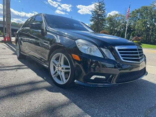 Black 2011 Mercedes-Benz E-Class 4MATIC