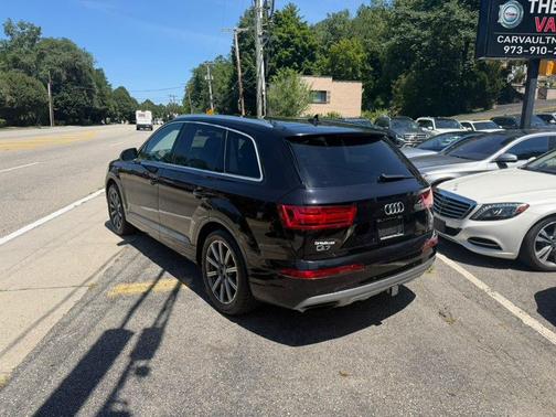 Black 2018 Audi Q7 3.0T Prestige