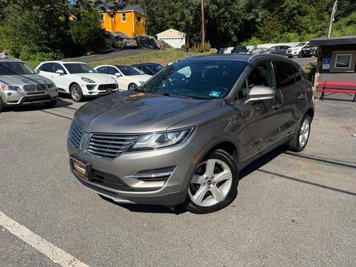 Luxe Silver Metallic 2017 Lincoln MKC Premiere
