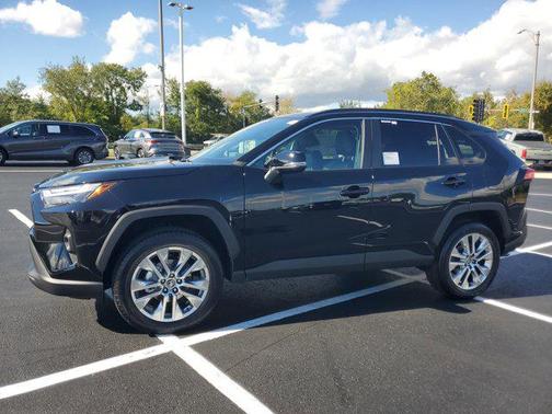 2025 Toyota RAV4 XLE Premium