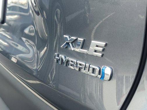 2022 Toyota RAV4 Hybrid XLE Premium