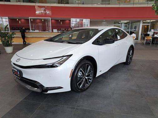 2025 Toyota Prius XLE