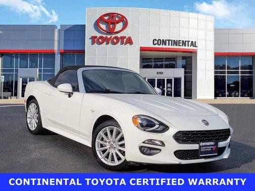 Bianco Gelato White 2017 FIAT 124 Spider Base