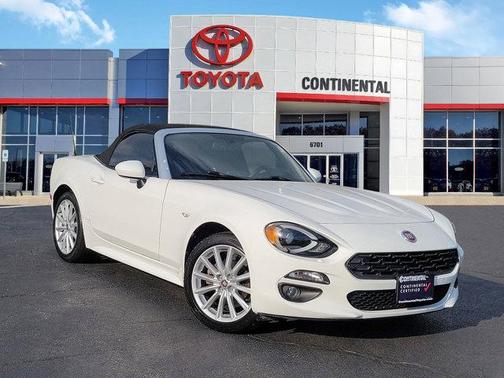 Bianco Gelato White 2017 FIAT 124 Spider Base