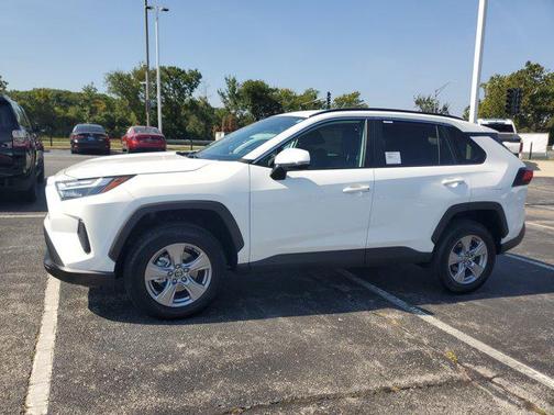 2025 Toyota RAV4 XLE