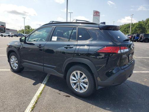 2025 Toyota Corolla Cross LE