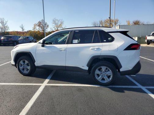 2025 Toyota RAV4 Hybrid XLE