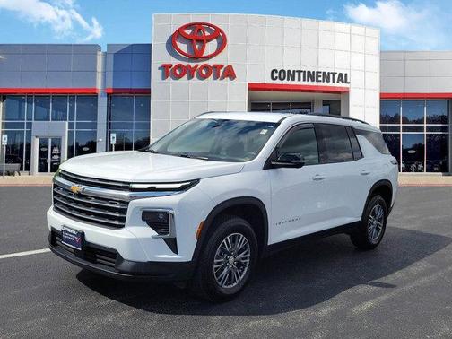 Summit White 2024 Chevrolet Traverse LT