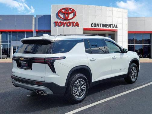 Summit White 2024 Chevrolet Traverse LT