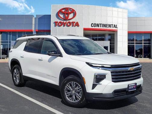 Summit White 2024 Chevrolet Traverse LT