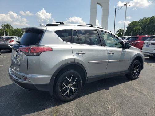 2018 Toyota RAV4 SE