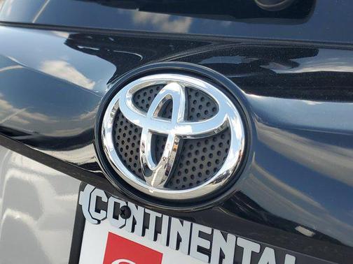 2018 Toyota RAV4 SE