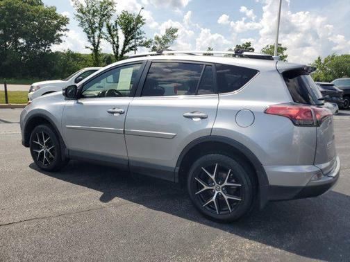 2018 Toyota RAV4 SE