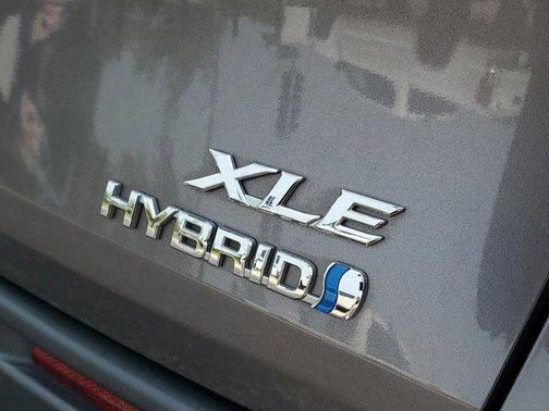 2021 Toyota Sienna XLE 8 Passenger