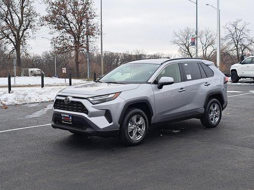 2025 Toyota RAV4 Hybrid XLE