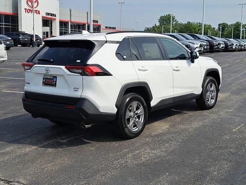 2025 Toyota RAV4 XLE
