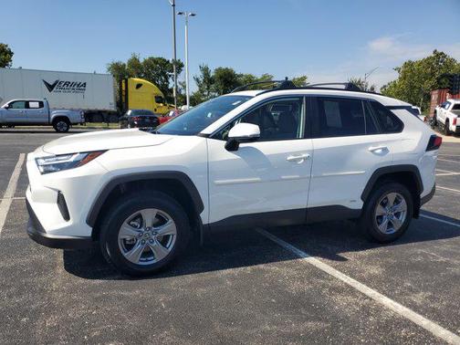 2025 Toyota RAV4 Hybrid XLE
