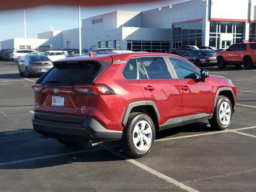 2025 Toyota RAV4 LE