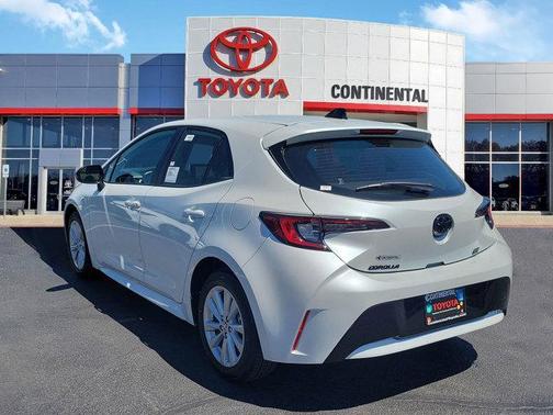 Pearl 2026 Toyota Corolla SE