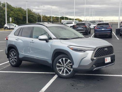 2023 Toyota Corolla Cross XLE