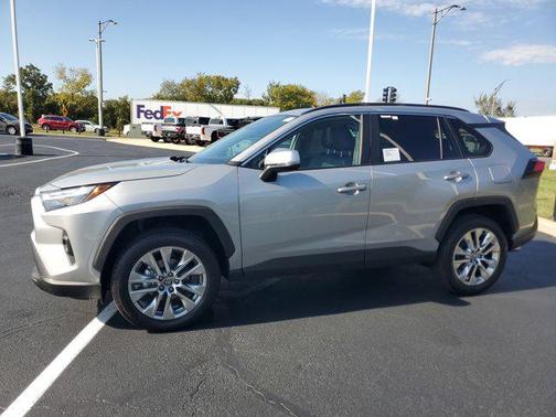 2025 Toyota RAV4 XLE Premium