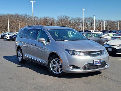 2019 Chrysler Pacifica Touring-L Plus